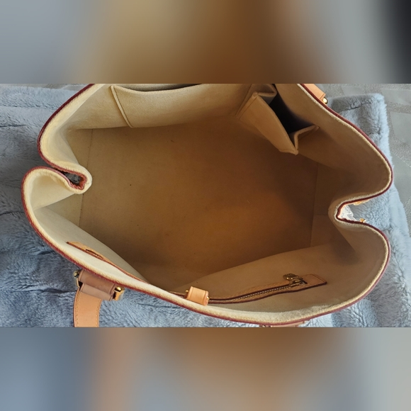 LV Hampstead Tote - Picture 16 of 17